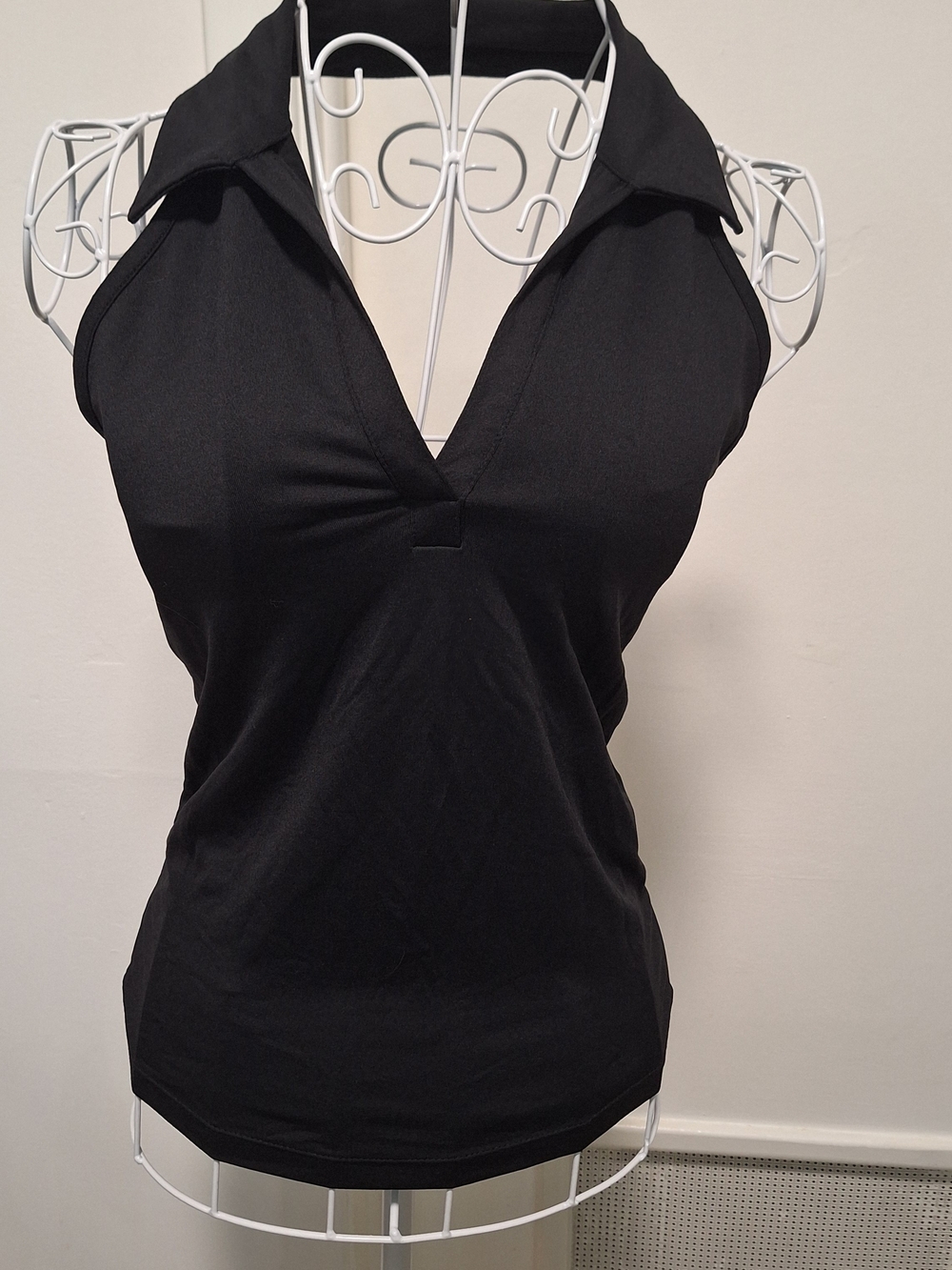 The Limited Stretch Black Women's Halter Top S